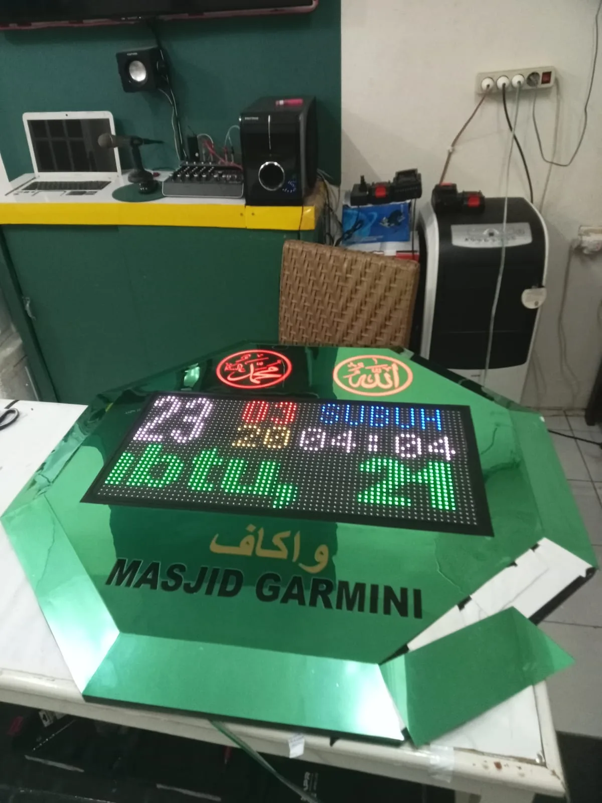 Running Text & Jam Masjid Custom 6 buatan AMP Advertising Cirebon